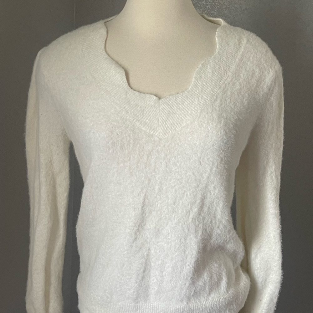 Scalloped V-Neck Lightweight White Sweater - Picture 2 of 5